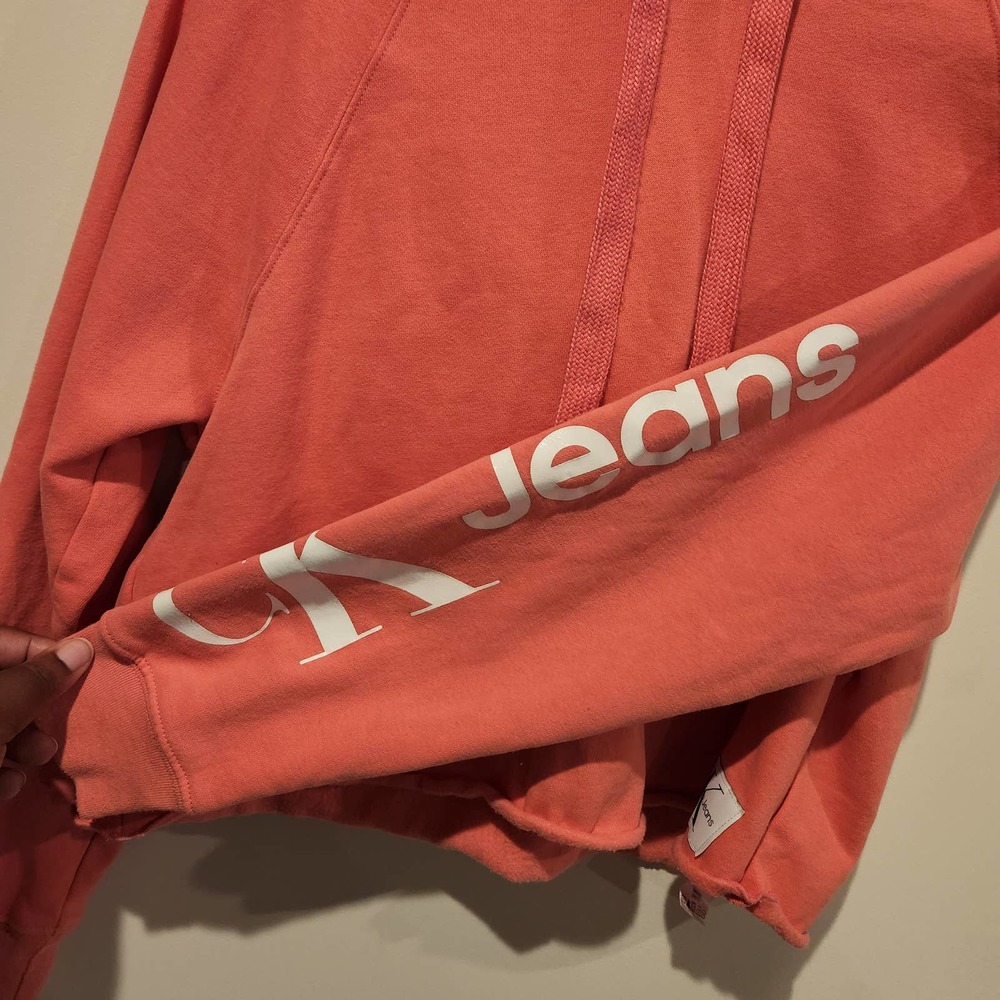 Calvin Klein Jeans Womens Pink Logo Crop Top Hoodie Size Medium 90's Retro Y2K - Picture 3 of 8
